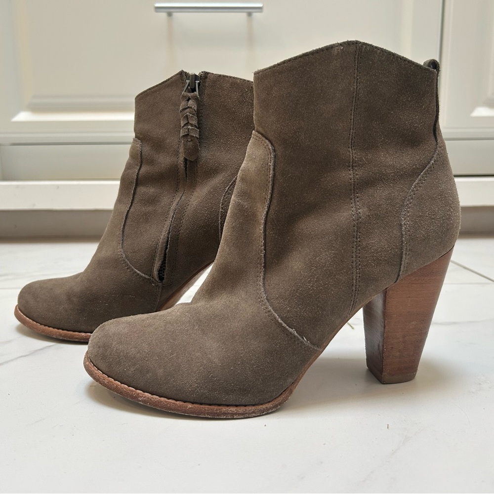 Joie Taupe Suede Ankle Booties with Stacked Heel sz39
